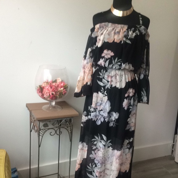 off the shoulder BEAUTIFUL!!sheer maxi dress - Picture 4 of 5